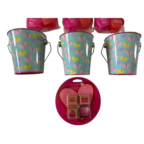 Lot Of 7 Valentines Day Supplies Heart Boxes Stamps Buckets School - Picture 4 of 12